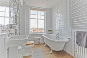 Time and Tide - Crabpot Cottages - Apartment with Amazing sea views